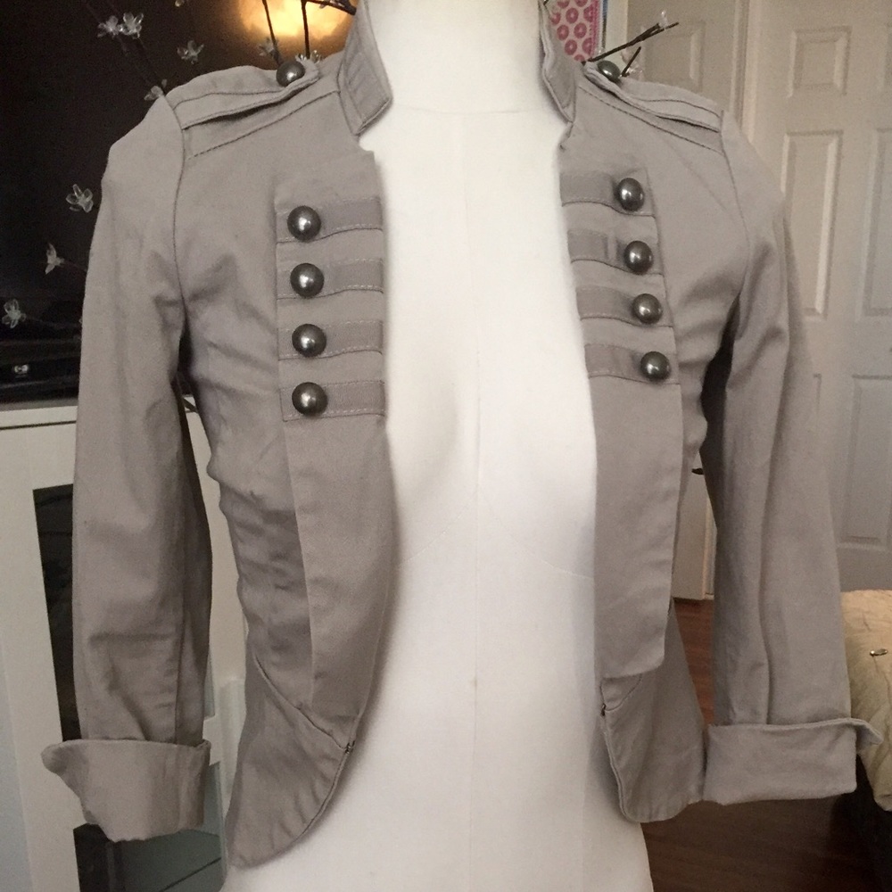 Cropped grey military jacket
